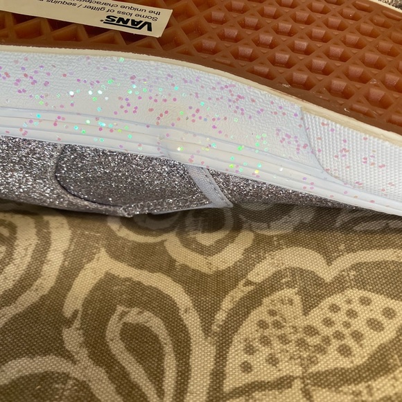 Vans - Picture 4 of 8